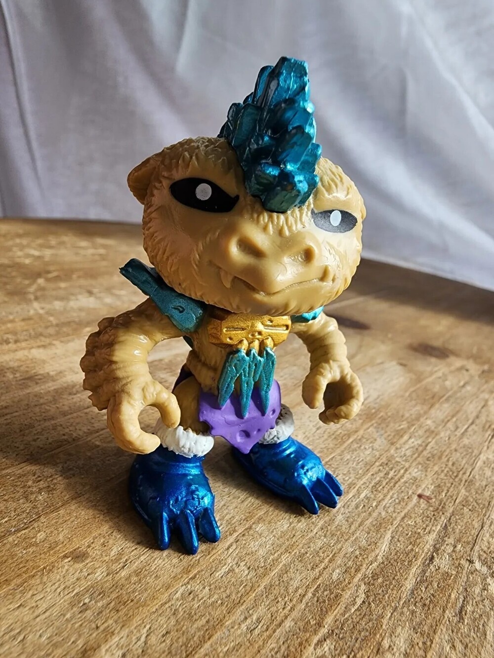 Moose Toys Treasure X Fire Vs Ice Iceclaw 2.5" Toy Figure